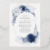 Dusty Blue Silver White Floral Botanical Wedding Folie Uitnodiging (Voorkant)