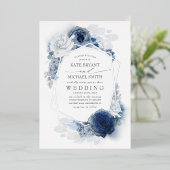 Dusty Blue Silver White Floral Botanical Wedding Folie Uitnodiging (Staand Voorkant)