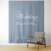 Dusty Blue Simple Elegant Script Weddenschap Backd Wandkleed (In situ)
