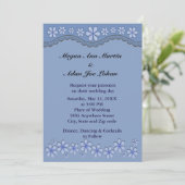 Dusty Blue Six Petal Bloem Bruiloft Uitnodiging (Staand voorkant)