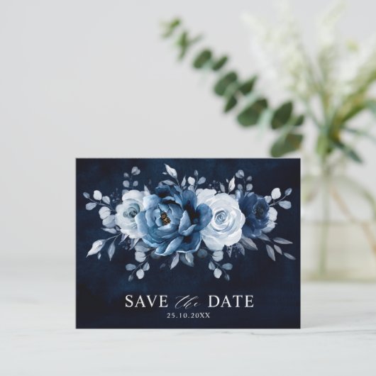 Dusty Blue Slate Navy Floral Wedding Save the Date Briefkaart (Staand voorkant)
