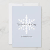 Dusty Blue Snowflake Winter Wedding Kaart (Achterkant)