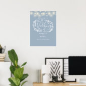 Dusty Blue String Lights Bruiloft Welkomstbord Poster (Thuiskantoor)