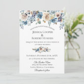 Dusty Blue Taupe Floral Wedding Invitation Kaart (Staand voorkant)