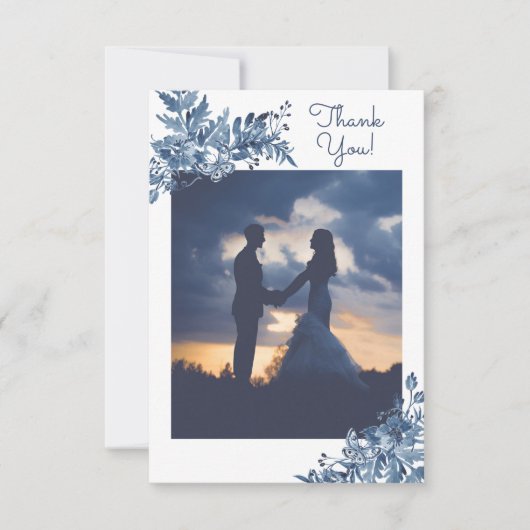 Dusty Blue Waterverf Floral Elegant Wedding Photo Bedankkaart (Voorkant)