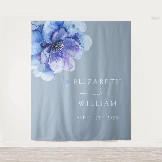 Dusty Blue Waterverf Floral Photo Booth Achtergron Wandkleed (Voorkant)