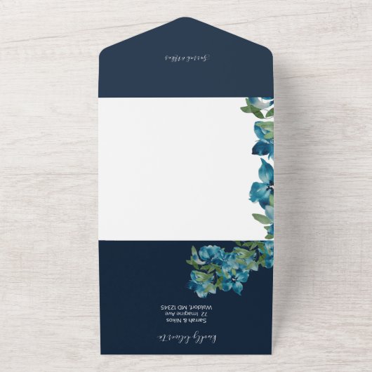 Dusty Blue Waterverf Flowers op marine All In One Uitnodiging (Buitenkant)