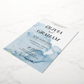 Dusty Blue Waterverf Traditional Gold Invitation Folie Uitnodiging (Gedraaid)