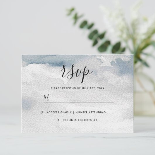 Dusty Blue Waterverf Wedding RSVP Kaart (Staand voorkant)