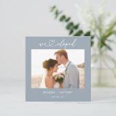 Dusty Blue We Eloped Foto Hart Script Bruiloft Aankondiging (Staand voorkant)