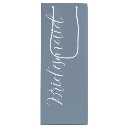 Dusty Blue Wedding Bridesmaid gestileerd script Wijn Cadeautas (Voorkant)