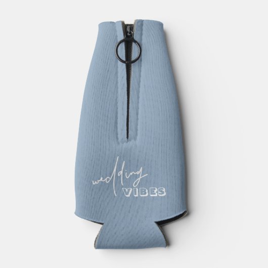 Dusty Blue Wedding Vibes White Typografie Flesjeskoeler (Achterkant)