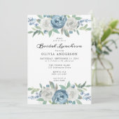 Dusty Blue & White Floral Bruids Luncheon Kaart (Staand voorkant)