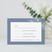 Dusty Blue White Floral Line Art RSVP (Staand voorkant)