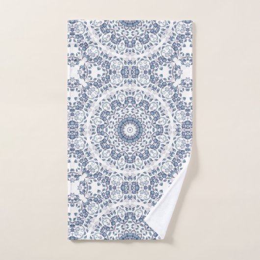 Dusty Blue White Floral Mandala Pattern Bad Handdoek (Handdoek)