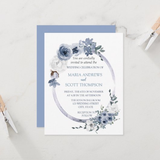 Dusty Blue White Floral Oval Lijst Wedding Kaart (Voorkant / Achterkant in situ)