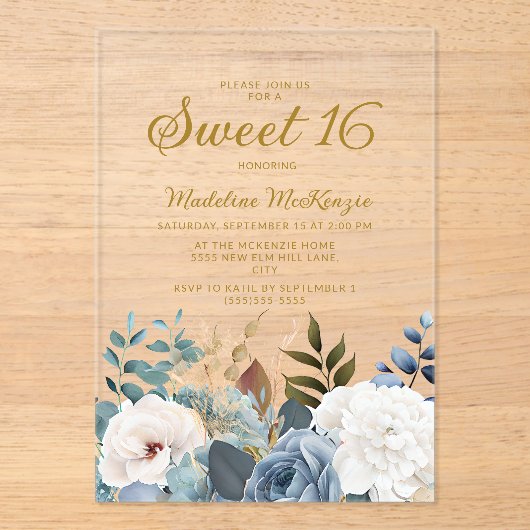 Dusty Blue White Floral Sweet 16 Acryl Uitnodigingen (Voorkant)
