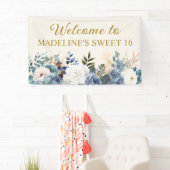 Dusty Blue White Floral Sweet 16 Welkom Spandoek (Insitu)