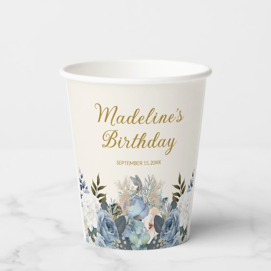 Dusty Blue White Floral Verjaardagsnaam Papieren Bekers (Achterkant)