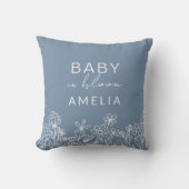 Dusty Blue Wildflower Baby in Bloom Floral Kussen (Voorkant)