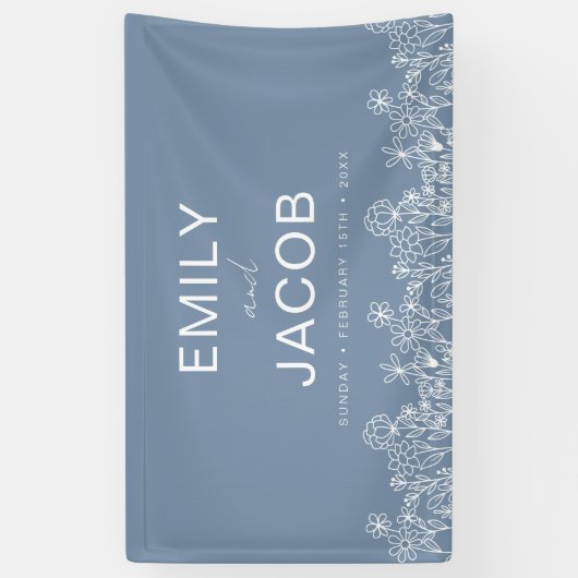 Dusty Blue Wildflower Boho Weddenschap in Bloom Spandoek (Verticaal)