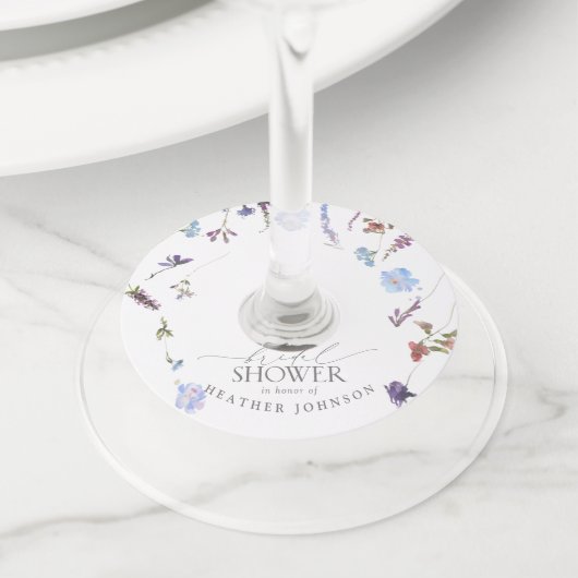 Dusty Blue Wildflower Waterverf Vrijgezellenfeest Wijnglaslabel (Dichtbij)