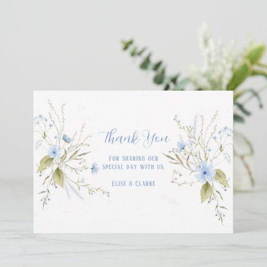 Dusty Blue Wildflower Weddenschap Bedankt kaarten (Staand voorkant)
