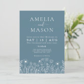 Dusty Blue Wildflower Wedding Invitation Kaart (Staand voorkant)
