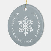 Dusty Blue Winter Snowflake Eerste Kerstfoto Keramisch Ornament (Links)