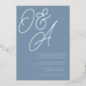 Dusty Blue | Zilver Script Monogram Weddenschap Folie Uitnodiging (Voorkant)