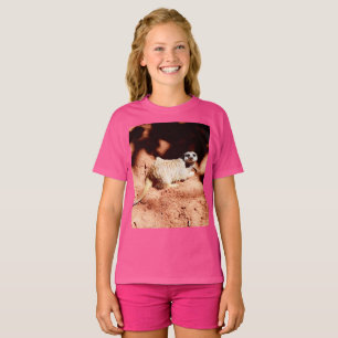 Dusty Discoveries: Meerkat met vuil op zijn neus T-shirt