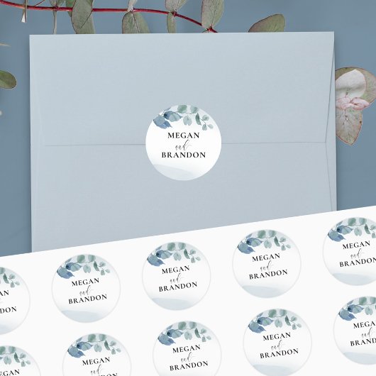 Dusty Eucalyptus gepersonaliseerde bruiloft envelo Ronde Sticker