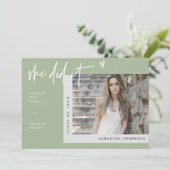 Dusty Green Modern Boho Ze deed het Afstudeerder F Kaart (Staand voorkant)