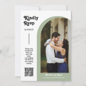 Dusty Green Retro Arch Photo QR Code RSVP Groovy Kaart (Achterkant)