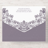 Dusty Lavender Gold Foil Rozen Monogram All In One Uitnodiging (Achterzijde)