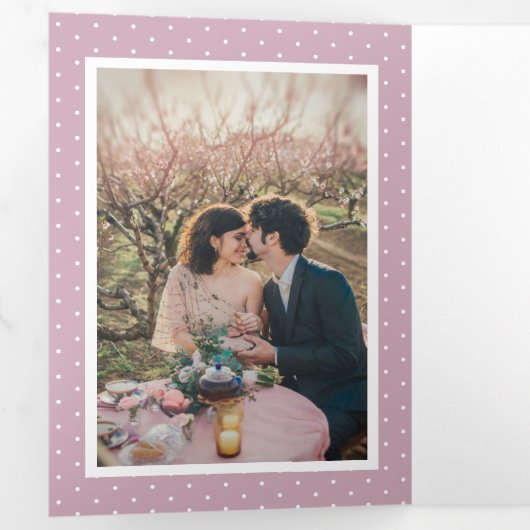 Dusty Mauve roze bloemige bruiloft foto Drieluik Uitnodiging (Binnenzijde eerst)