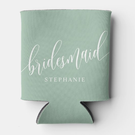 Dusty Mint Green Bridesmaid Modern Script Blikjeskoeler (Voorkant)