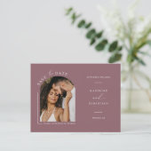 Dusty Paars Boho Arch Photo QR Code Save the Date Briefkaart (Staand voorkant)