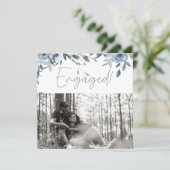 Dusty Pastel Blauwe Bloemen Foto Verlovingsfeest (Staand voorkant)