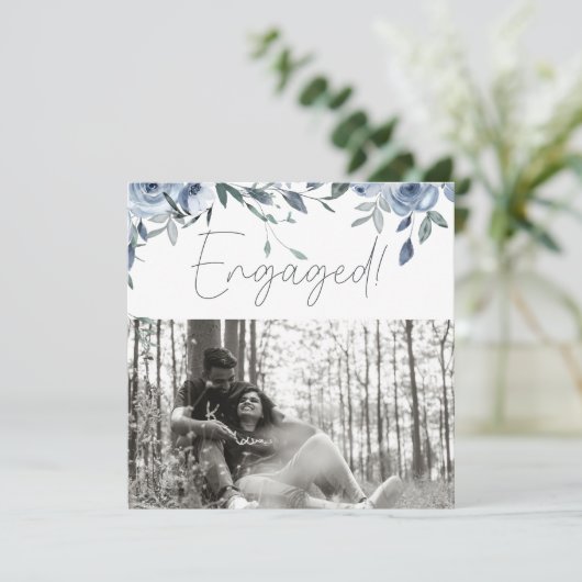 Dusty Pastel Blauwe Bloemen Foto Verlovingsfeest (Staand voorkant)