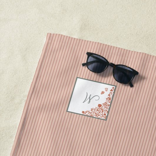 Dusty Peach Stripe Terracotta Butterfly Monogram Strandlaken (In situ)