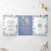 Dusty Periwinkle Blauw Roze Bloemen QR Code Bruilo Drieluik Uitnodiging (Binnen)