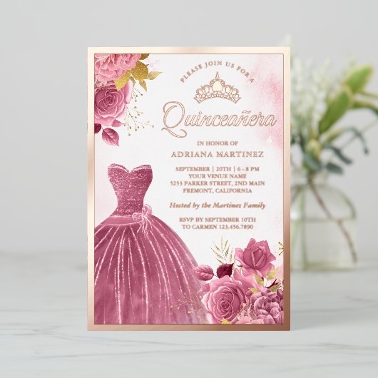 Dusty Pink Floral Gown Quinceanera Roos Gold Folie Uitnodiging (Staand Voorkant)