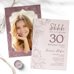 Dusty Pink Mauve Foto Verrassing 30e Verjaardag Kaart<br><div class="desc">Bloemen stoffige roze en mauve verrassing 30e verjaardag feestuitnodiging met uw foto op de achterkant van de kaart. Trendy boho maar toch modern vrouwelijk design met botanische accenten en typografie script lettertype. Eenvoudige bloemenuitnodigingskaart perfect voor een stijlvol vrouw verrassen dagviering. Kan worden aangepast aan elke leeftijd. Gedrukte Zazzle-uitnodigingen of direct...</div>