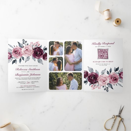 Dusty Pink Paarse Floral QR Code Weddenschap Drieluik Uitnodiging (Binnen)