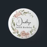 Dusty Pink Rose Floral 90th Birthday Ronde Button 3,2 Cm<br><div class="desc">Zacht stoffige roze rozen creëer een mooie rustige florale kreet. De naam van de vrouw en de 90ste verjaardag volgen. Deze knop maakt deel uit van het collectie Dusty Pink Rose. Het bevat vele DIY sjablonen die u snel uitnodigingen en partijbenodigdheden laten creëer.</div>
