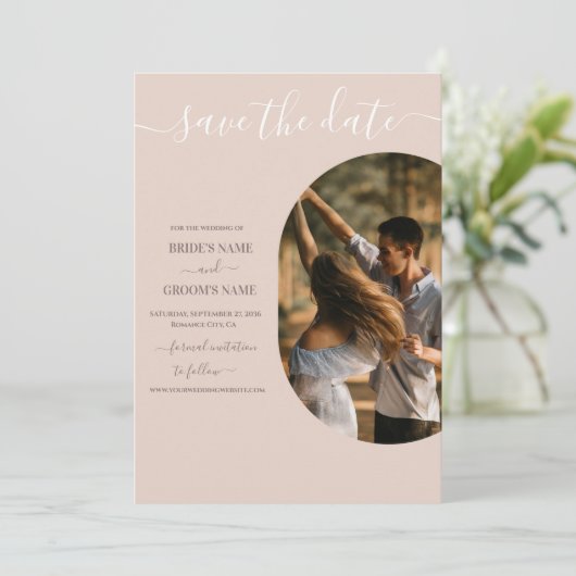 Dusty Pink we doen minimalistisch fotohuwelijk Save The Date (Staand voorkant)