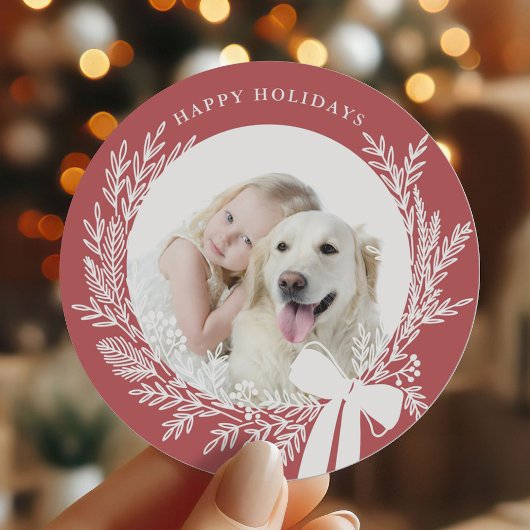Dusty Red & White Christmas Wreath Foto Ronde Sticker
