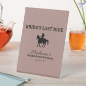 Dusty Roos Bride's Last Ride Bachelorette Weekend Reclamebord Met Voetstuk (Insitu)