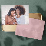 Dusty Roos Faded Foto gemaakt van de Kaart van het<br><div class="desc">Maak kennis met onze verbluffende, stoffige roos-fabelachtige fotokaart met een eremoordenkaart die perfect is voor uw eenvoudige moderne boho Spring-viering. Ons elegante ontwerp omvat een levendig helder, pastelkleurpalet met een chic calligraphy script. Of u nu de voorkeur geeft aan een minimalistische of klassieke stijl, ons unieke bewerkbare product biedt luxe...</div>